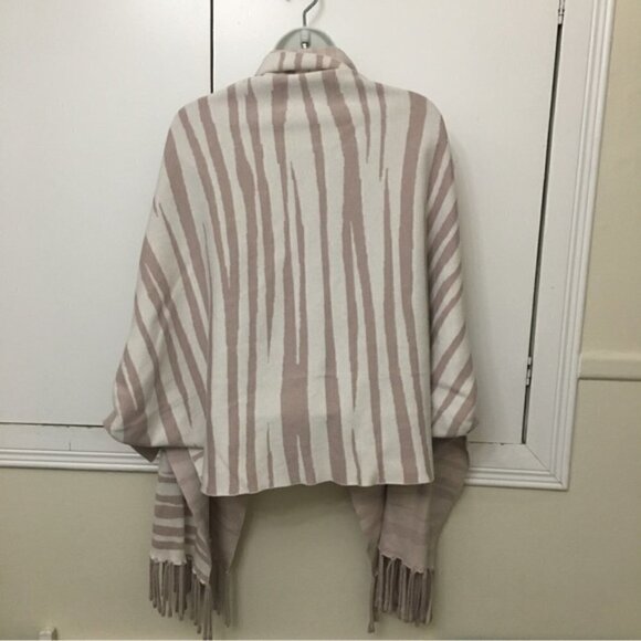 Soia & Kyo Pink Animal Print Knit Scarfigan with Fringe - Picture 6 of 10